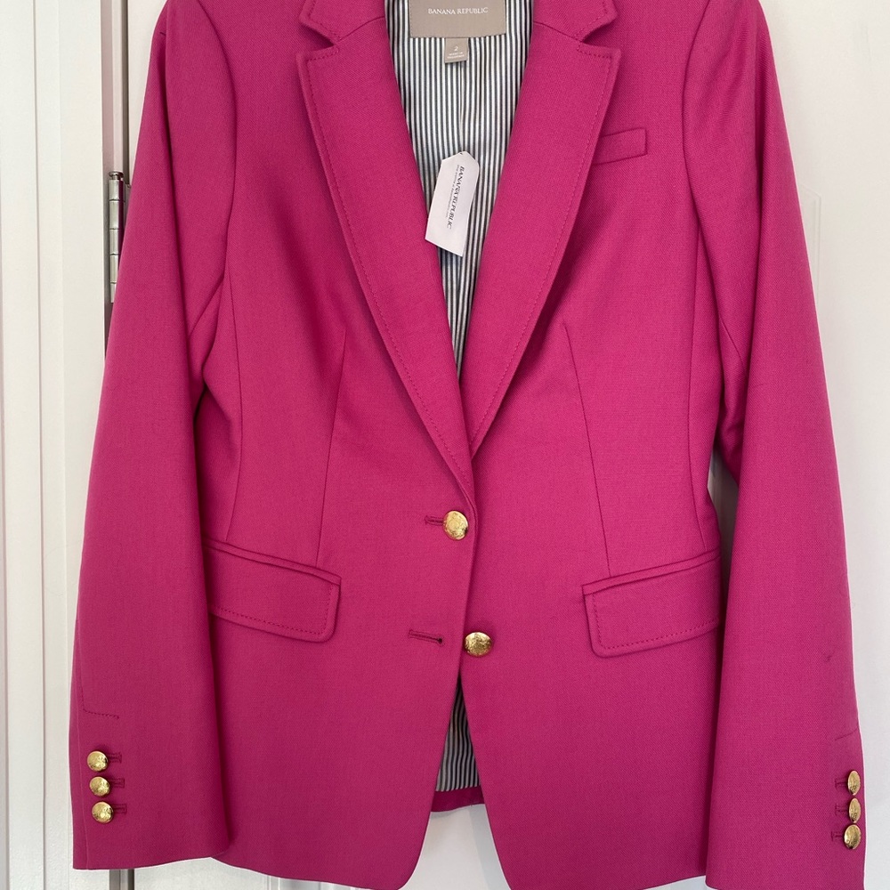 Classy Banana Republic pink single breast blazer!